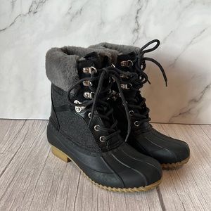 Tommy Hilfiger Women’s Rian 2 Faux Fur Signature Winter Boots (5)